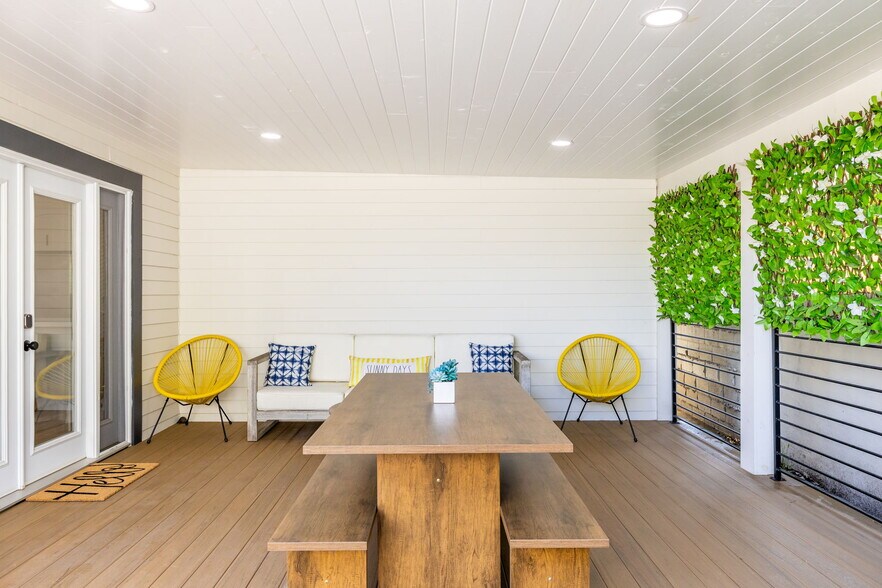 Building Photo - 321 N Gertruda Ave