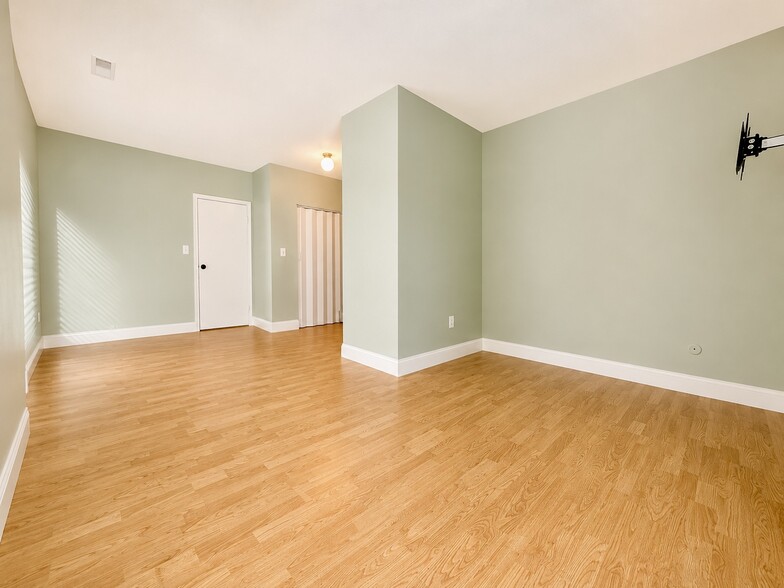 Building Photo - 150 Rumford Ave