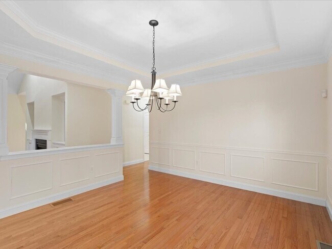 Building Photo - 32 Silver Brook Ln