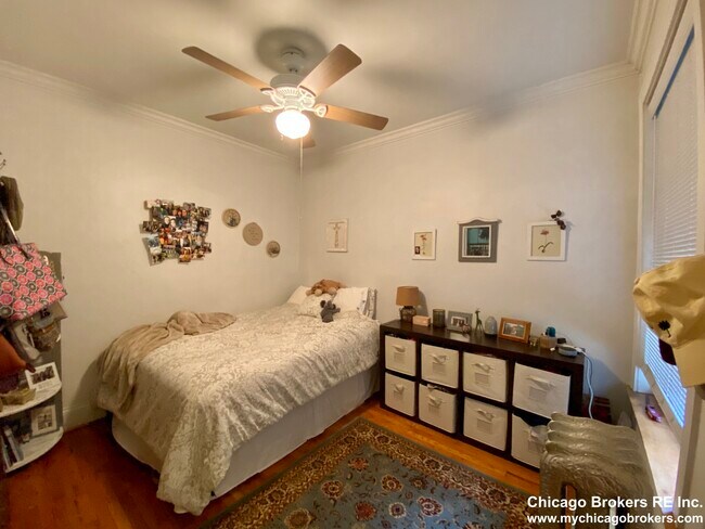 Building Photo - 506 W Belden Ave