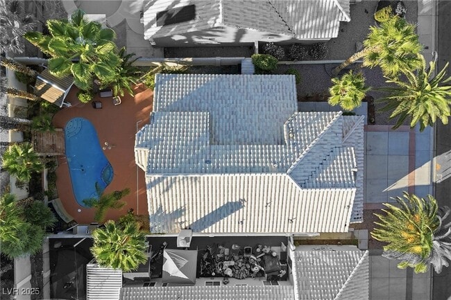 Building Photo - 2001 Madagascar Ln