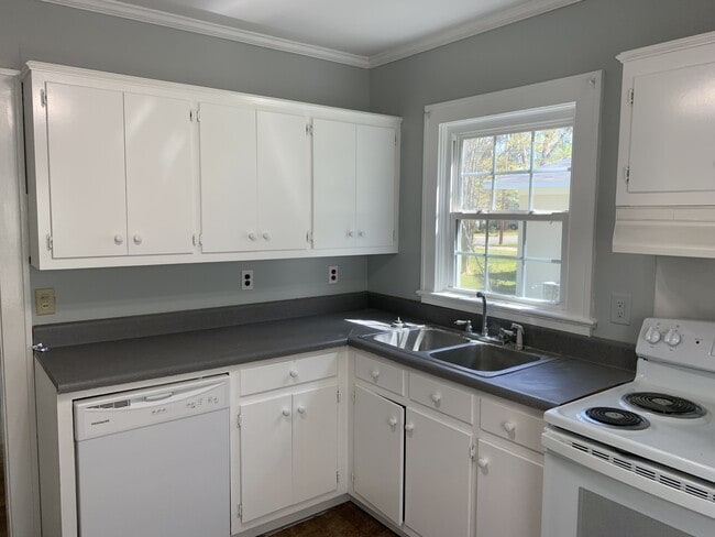 Building Photo - 318 Judy Ln