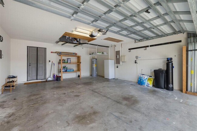 Building Photo - 8709 Deep Maple Dr