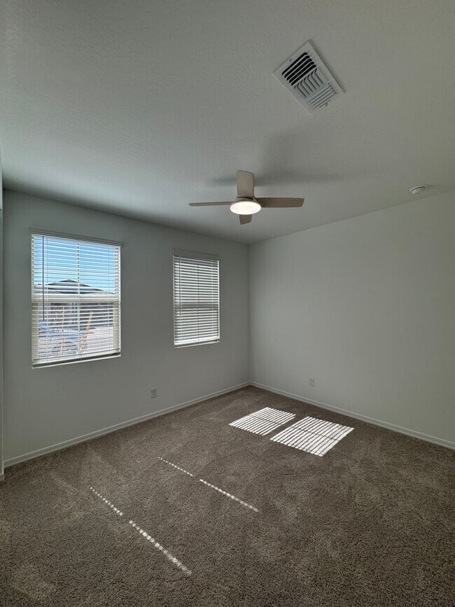 Building Photo - 7606 W Smoketree Dr