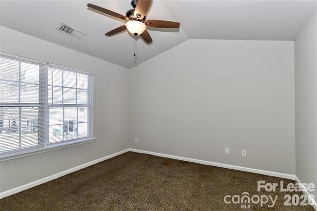 Building Photo - 153 Marakery Rd