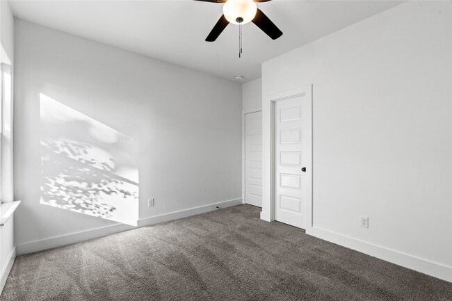 Building Photo - 2213 Lee St