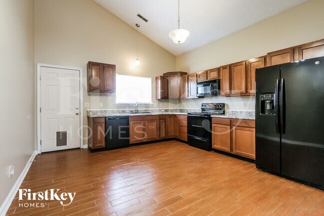 Building Photo - 1056 Oak Leaf Rd