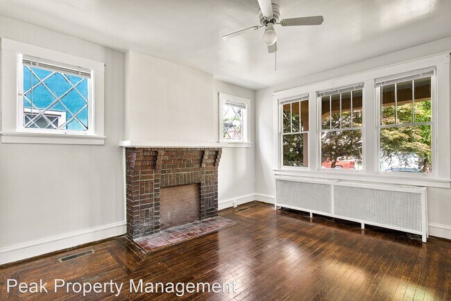 Building Photo - 4 br, 2 bath House - 1304 Bainbridge St.