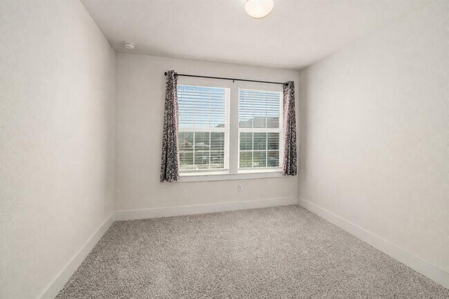 Building Photo - 204 Furlong Dr