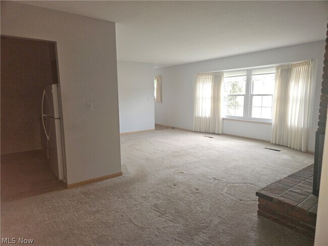 Building Photo - 7010 Carriage Hill Dr