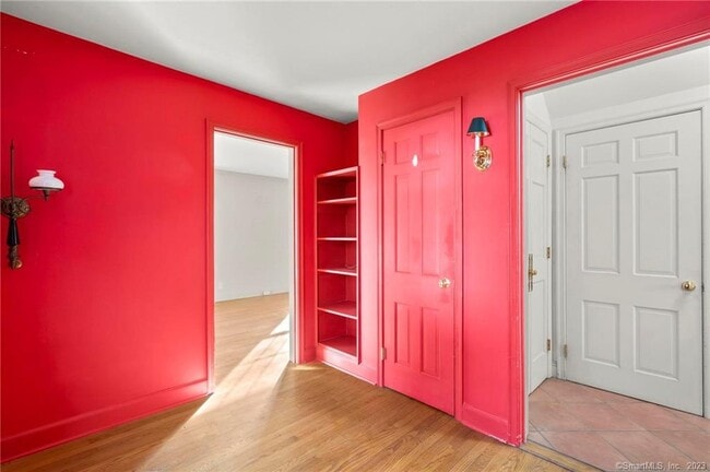 Building Photo - 87 Sylvan Rd