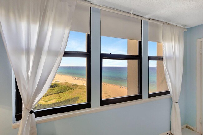 Building Photo - 2800 N Ocean Dr