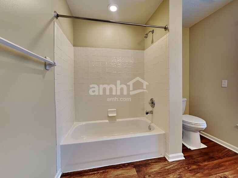 Building Photo - 8000 Trinity Shore Cir