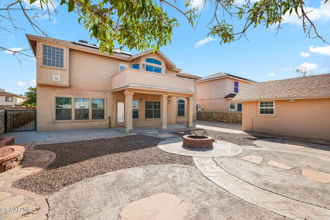 Building Photo - 695 Paseo del Mar Dr