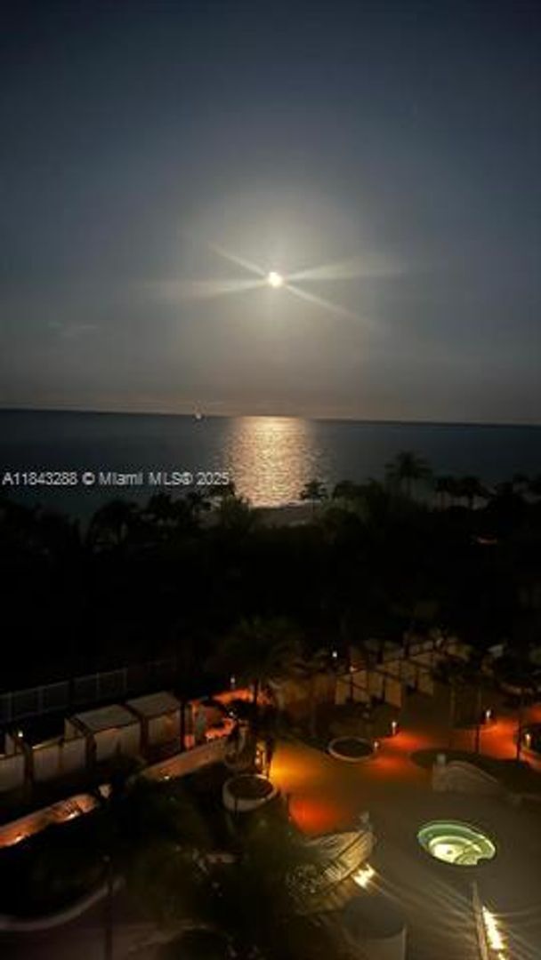 Building Photo - 10275 Collins Ave