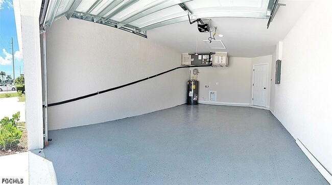 Building Photo - 2938 Santa Barbara Blvd S