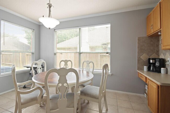 Building Photo - 18609 Woodbreeze Dr