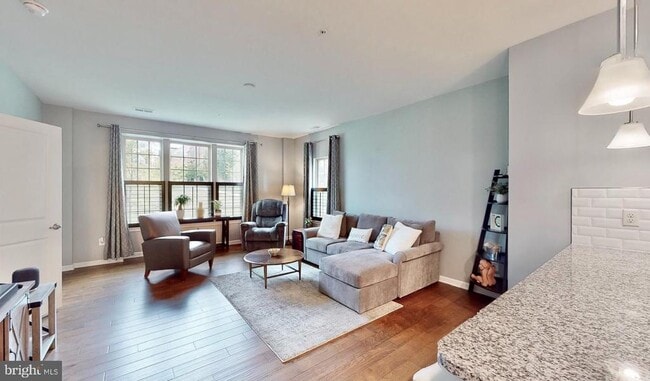 Building Photo - 7075 Darbey Knoll Dr