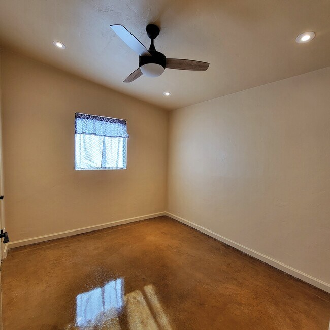 Guest Bedroom - 5650 E Mabel St