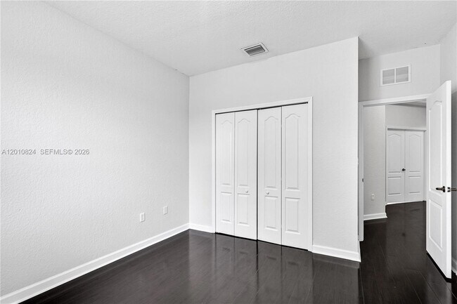 Building Photo - 8741 NW 111th Ct