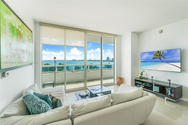 Building Photo - 1800 N Bayshore Dr