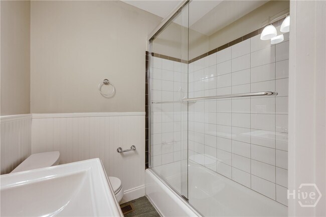 Building Photo - 145 Hendrix Ave