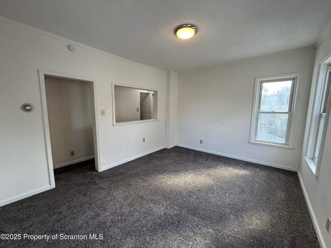 Building Photo - 729 W Locust St