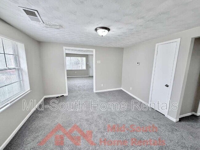 Building Photo - 3389 Cypress Rd