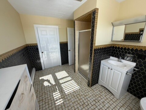 Bathroom - 919 Main St