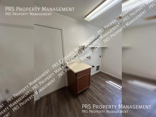 Building Photo - 45563 W Starlight Dr