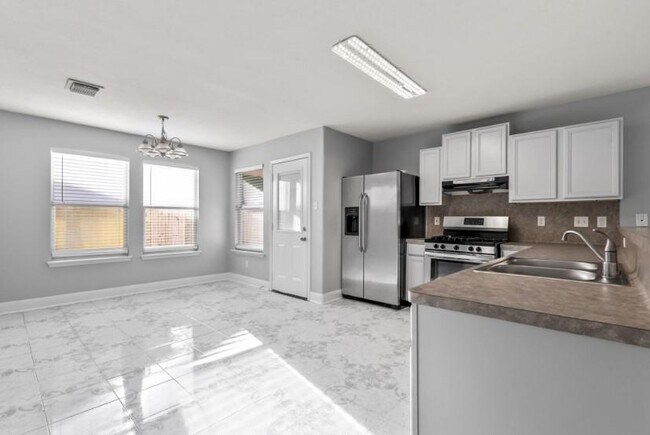 Building Photo - 11838 Sardis Lake Dr