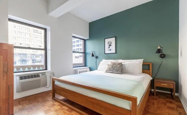 Building Photo - 3 bedroom in New York NY 10001