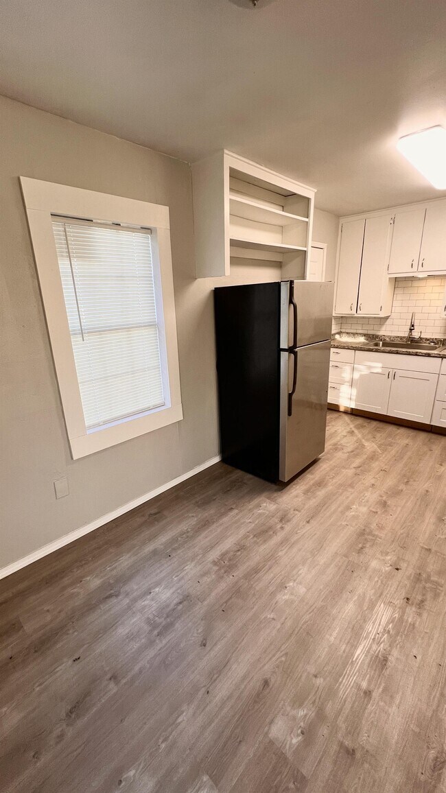 Building Photo - 2333 SW 38th St