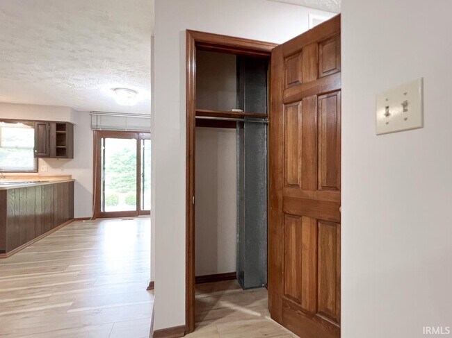 Building Photo - 1633 Greenfield Ct