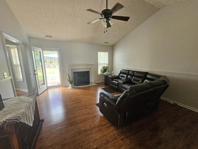 Building Photo - 1541 Clan Campbell Dr