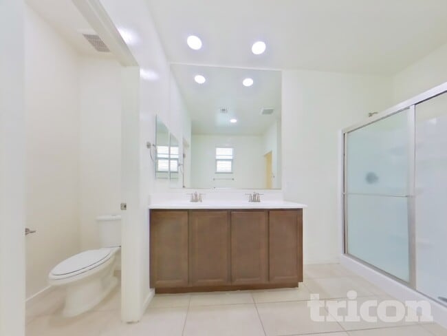 Building Photo - 605 W Cholena Trail