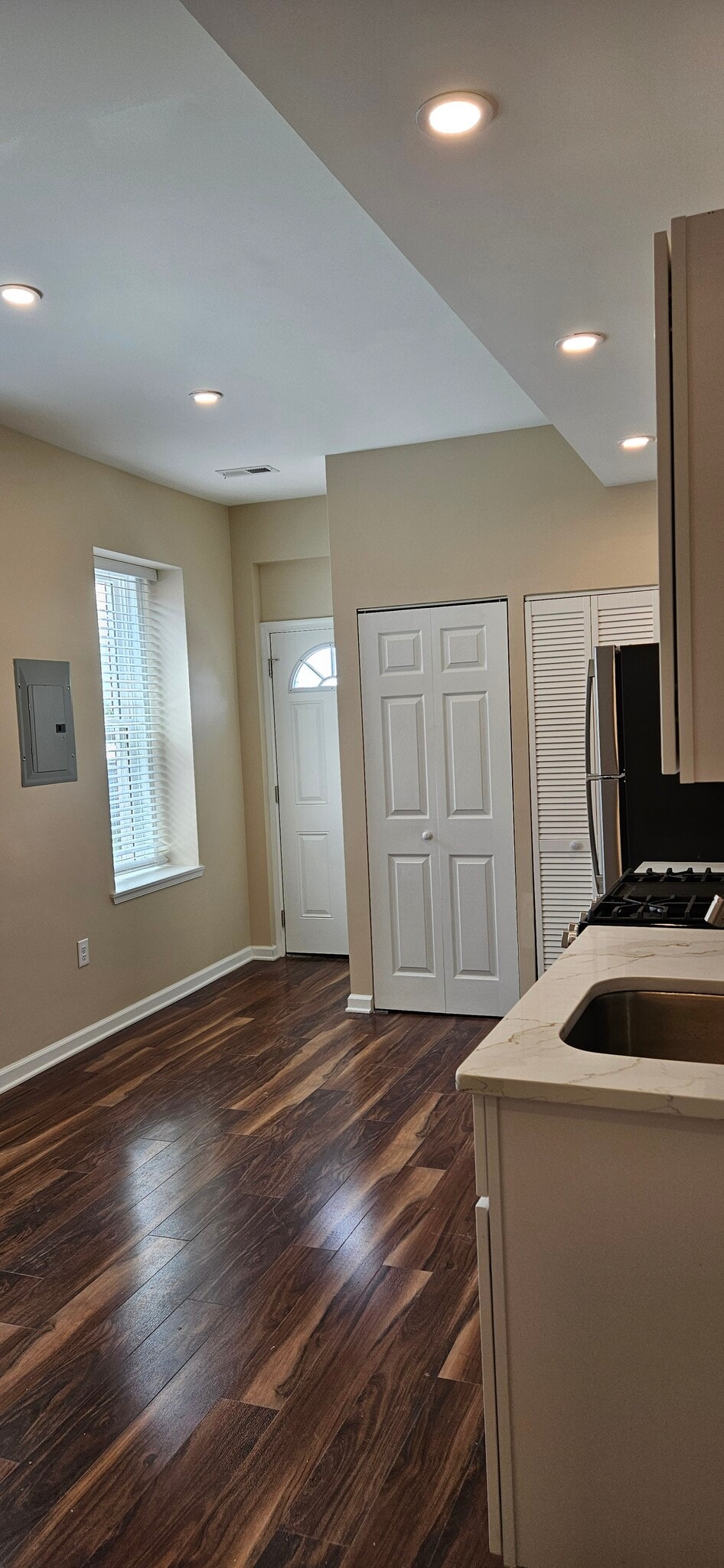 Building Photo - 2016 1st St NW