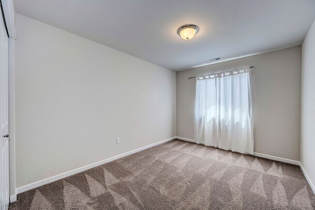 Building Photo - Marysville 4 bed/2.5 bath with large bonus...