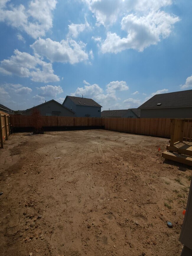 Building Photo - 1 Week Free rent Special! South Side of SA /VIDA community Brand New 4-bed, 2-bth home