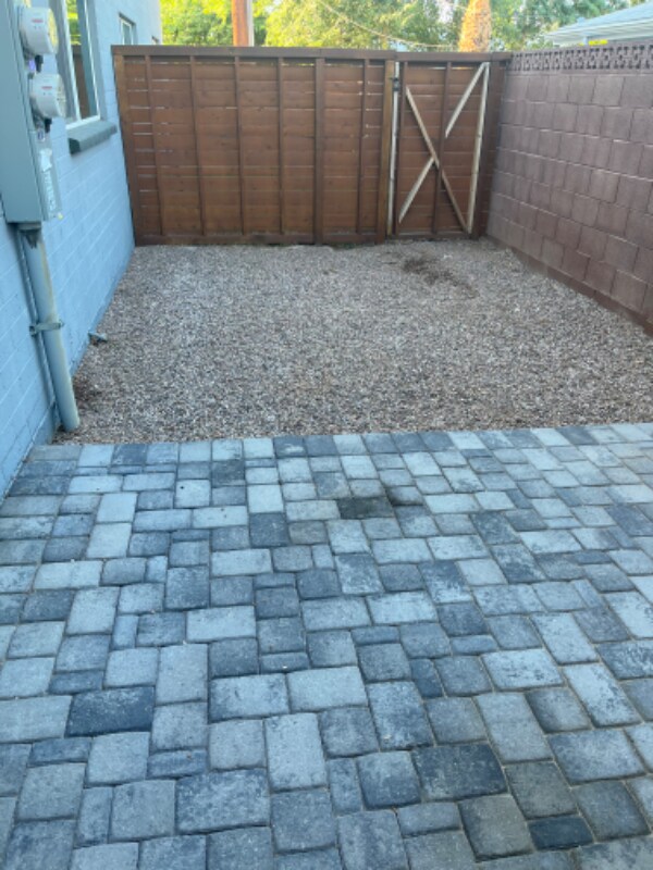 Building Photo - 813 E Marlette Ave