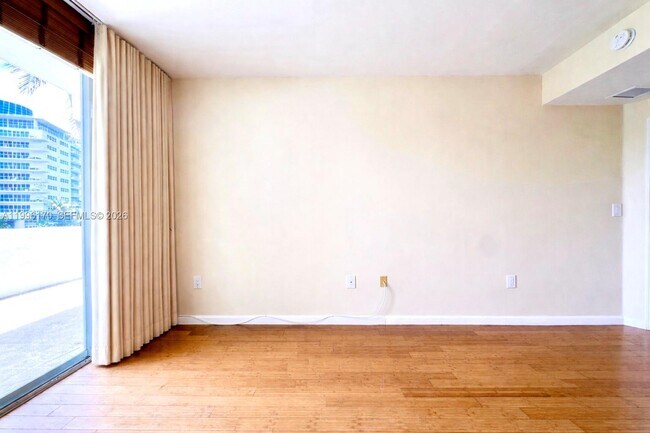 Building Photo - 5970 Indian Creek Dr