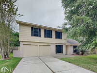 Building Photo - 5200 Treewood Dr