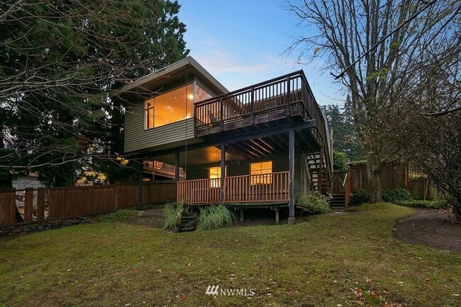 Building Photo - Charming 4BR 2BA Craftsman in Laurelhurst ...