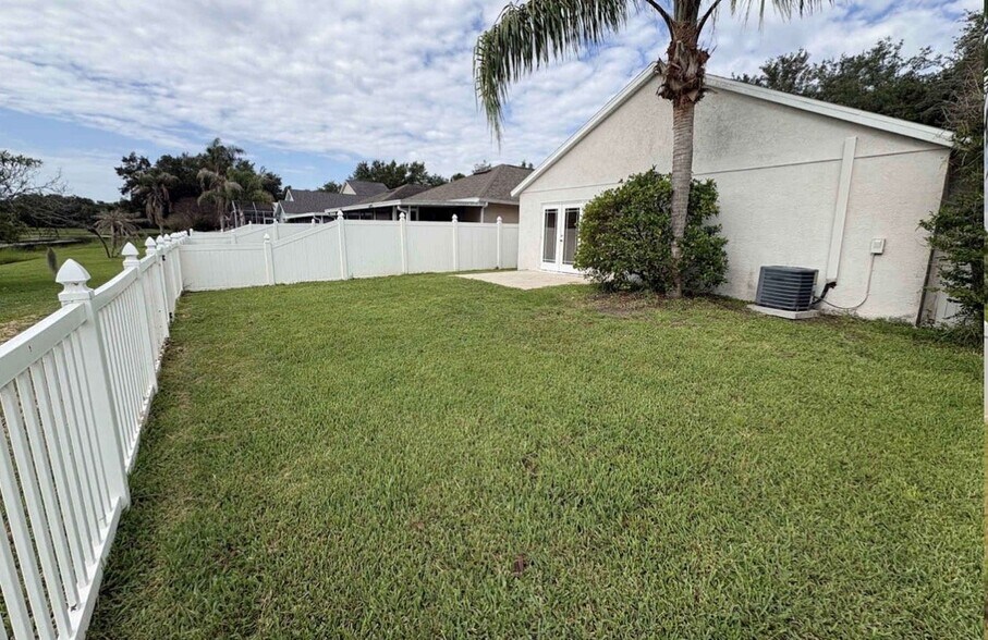 Building Photo - 545 Penns Neck Dr