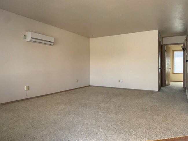 Building Photo - 1604 Sand Ct