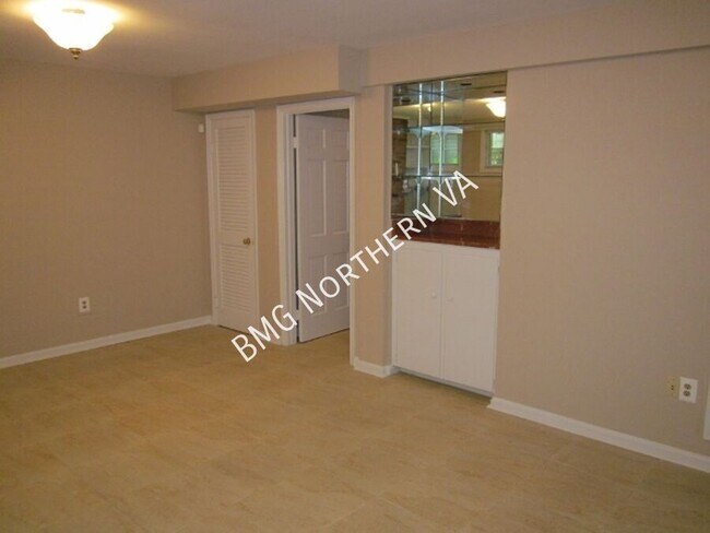 Building Photo - 1160 Wimbledon Dr