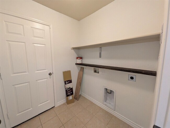 Building Photo - 5760 Fountain Flat Dr