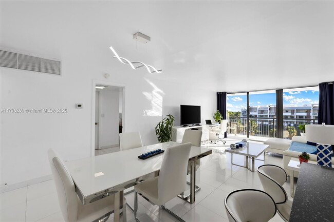 Building Photo - 3031 N Ocean Blvd