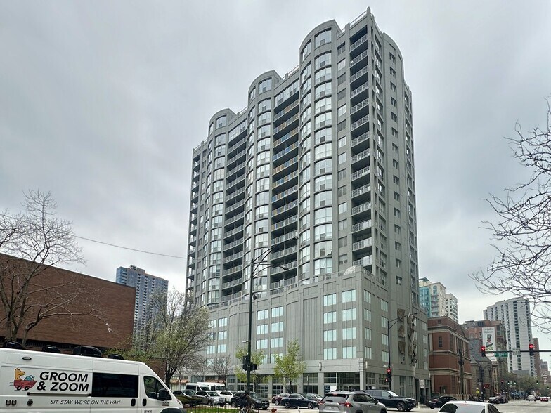 Primary Photo - 600 N Dearborn St
