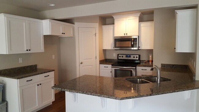 Building Photo - Tuscridge LLC